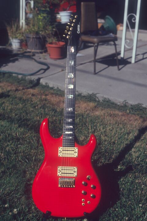 Flamed maple top DC400 with translucent
crimson red finish